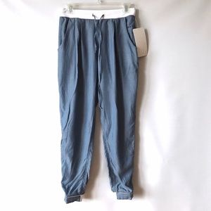 City jogger Lululemon